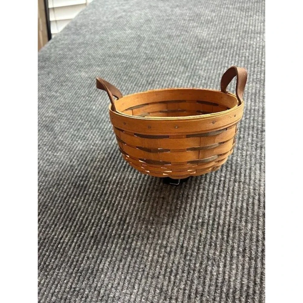 Longaberger 1994 Heartland Button Basket with Leather Loop Handles